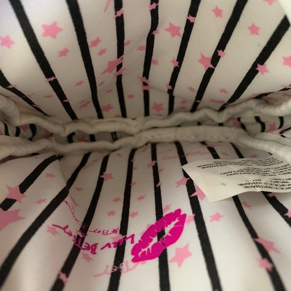 BETSY JOHNSON Luv Betsy 100% polyurethane Panda zip close wristlet VVGUC - Picture 5 of 9